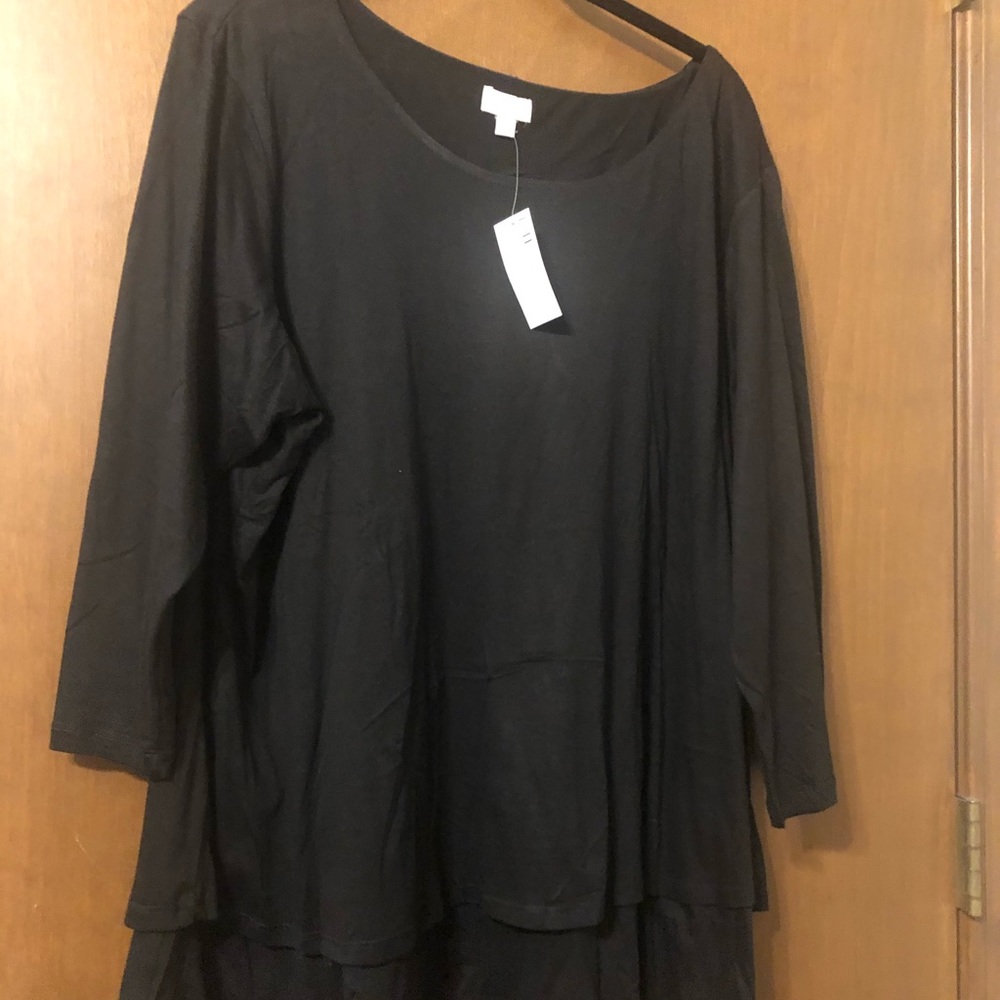Plus size-Back split top - Picture 2 of 4
